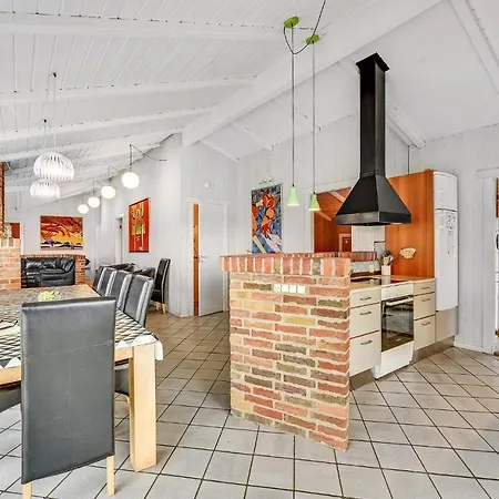 Awesome In Ringkbing With Wifi, Private Swimming Pool And Indoor Swimming Pool * Søndervig