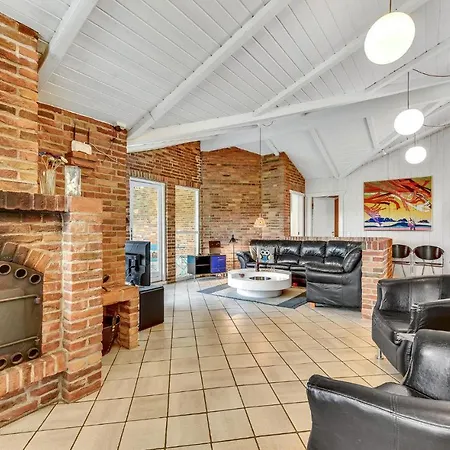 בית נופש Awesome In Ringkbing With Wifi, Private Swimming Pool And Indoor Swimming Pool