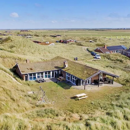Awesome In Ringkbing With Wifi, Private Swimming Pool And Indoor Swimming Pool Søndervig