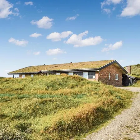 Awesome In Ringkbing With Wifi, Private Swimming Pool And Indoor Swimming Pool Søndervig